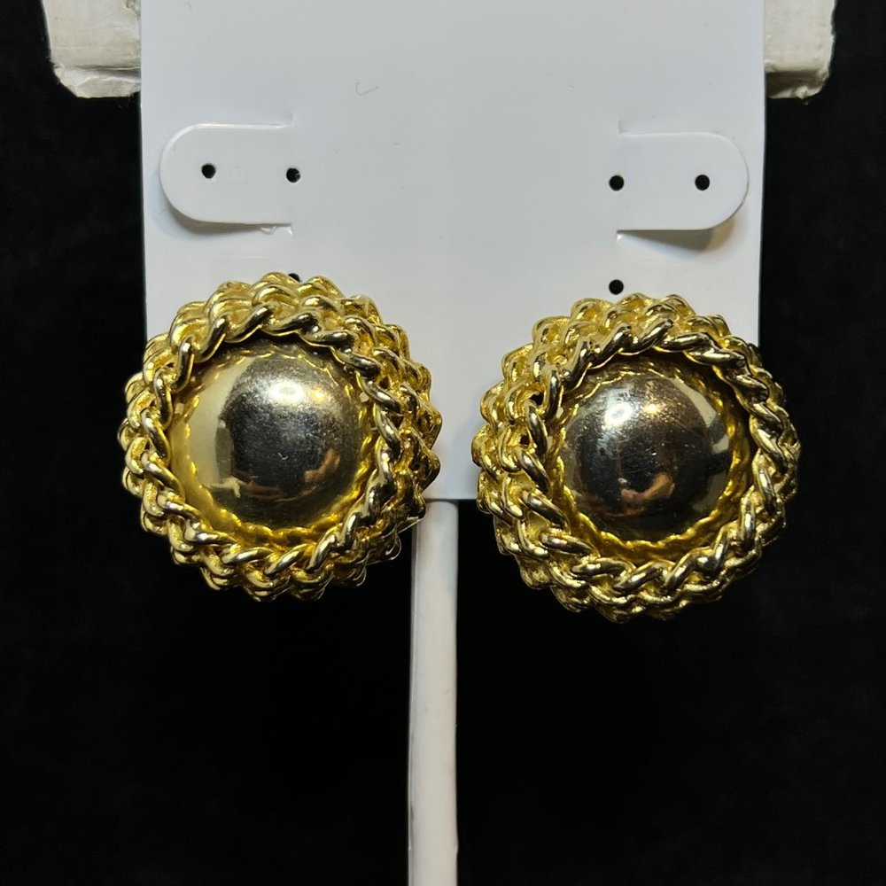 Vintage Chunky Gold Tone Button Clip On Earrings (3765)
